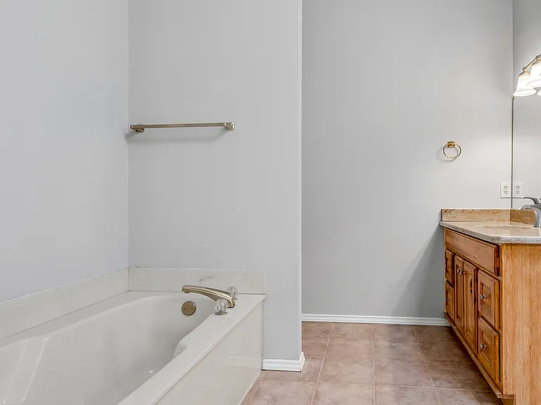 2200 Reading Rd — Photo 15