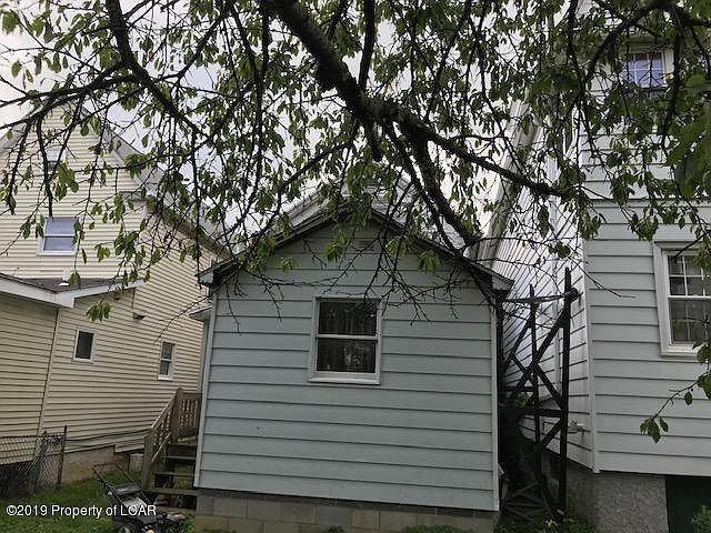 2nd image of 688 N Washington St