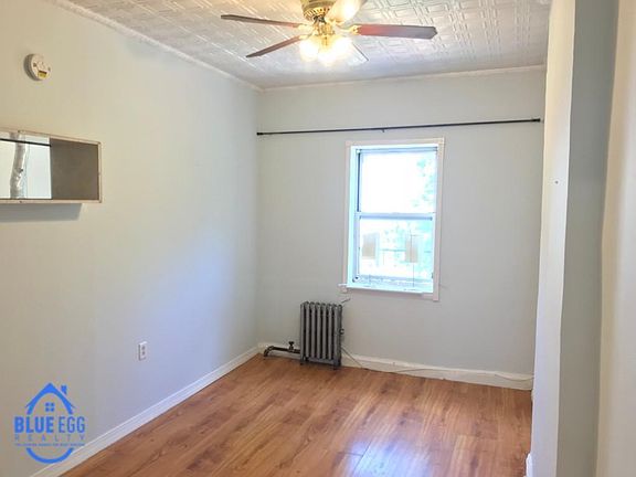 3rd image of 555A Putnam Ave APT 3