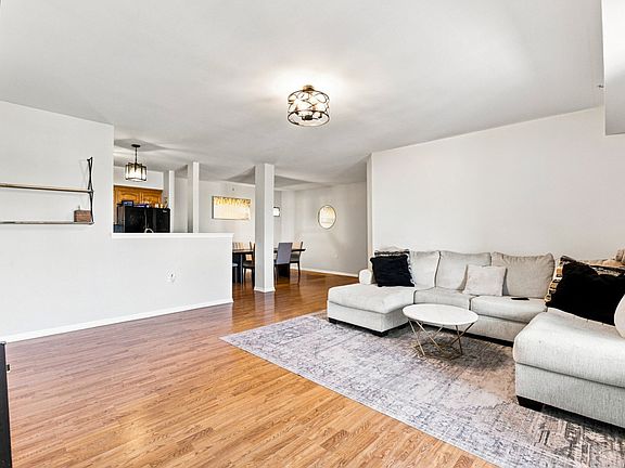 5th image of 16001 S 88th Ave Unit 403