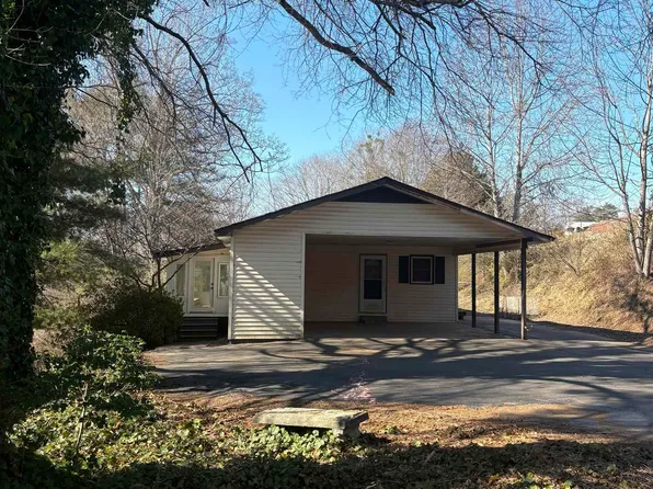 83 Ridge Rd, Landrum, SC 29356