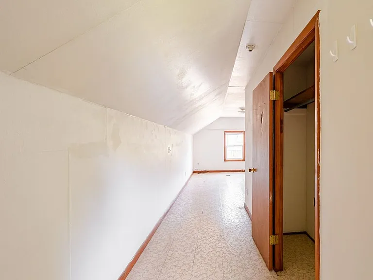 804 W 18th St — Photo 18