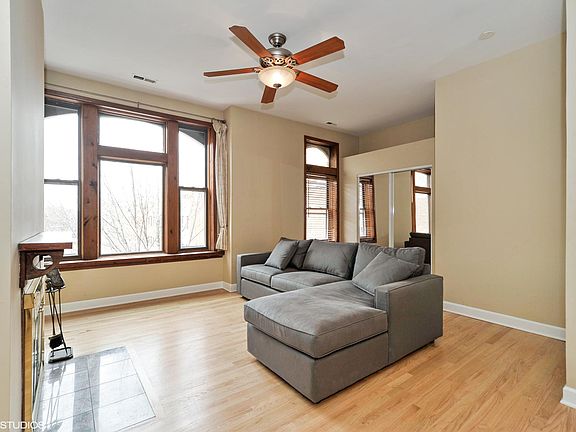 3rd image of 3831 N Southport Ave APT 3F
