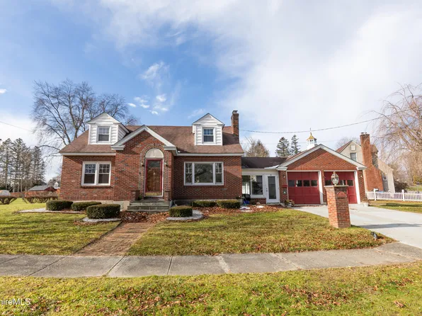 10 Marlboro Dr, Pittsfield, MA 01201