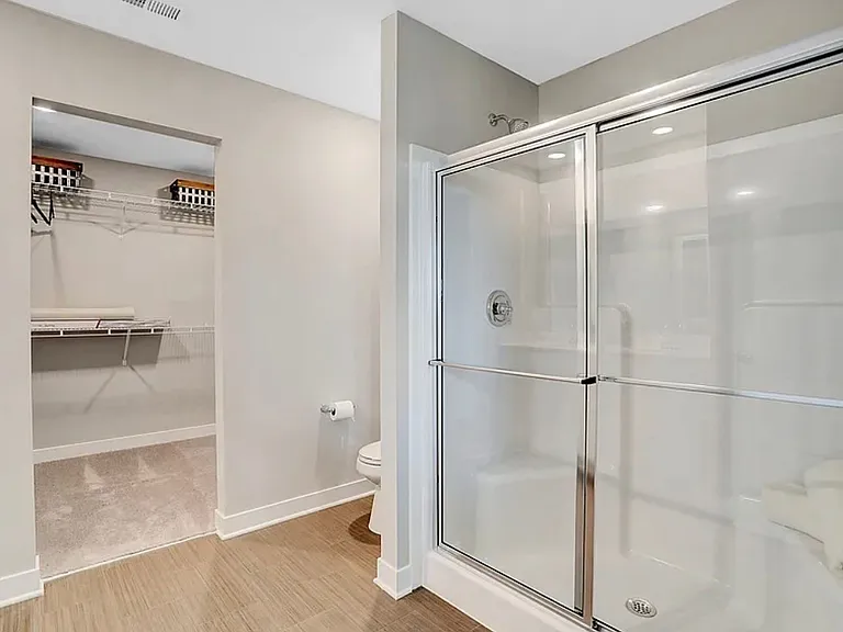 3793 Canterbury Dr — Photo 2