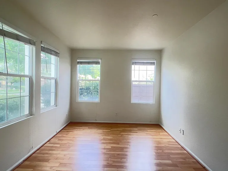 2955 Murcott Way — Photo 7
