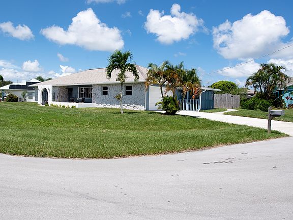 5th image of 2419 SE Bordeaux Court