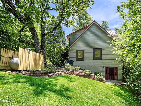 5th image of 1336 Whites Mill Rd