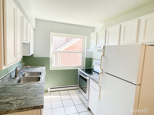 5th image of 4964 Charlemar Dr APT 2