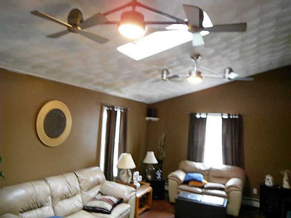 3rd image of 26 Metcalf Ave