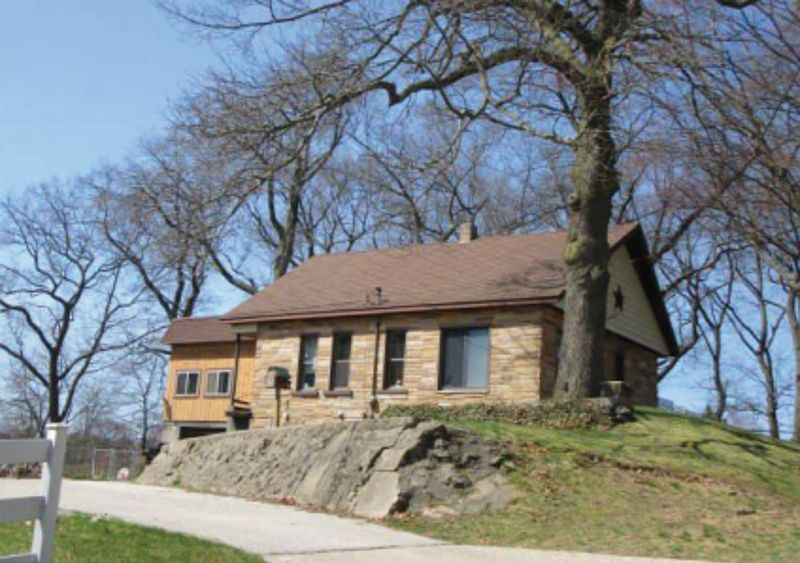 1st image of 2595 Morton Ave