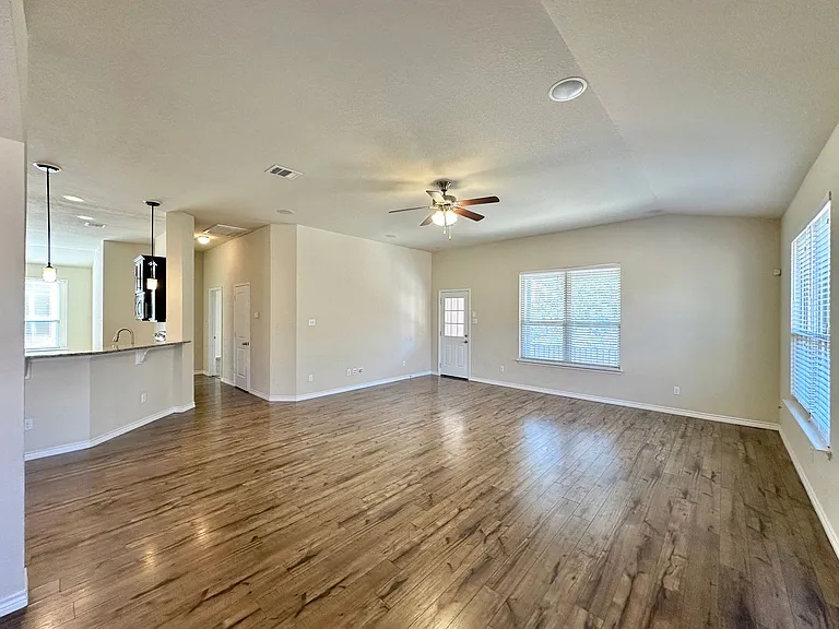 3383 Vineyard Trl — Photo 8