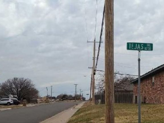 Exterior Neighborhood (street photo)