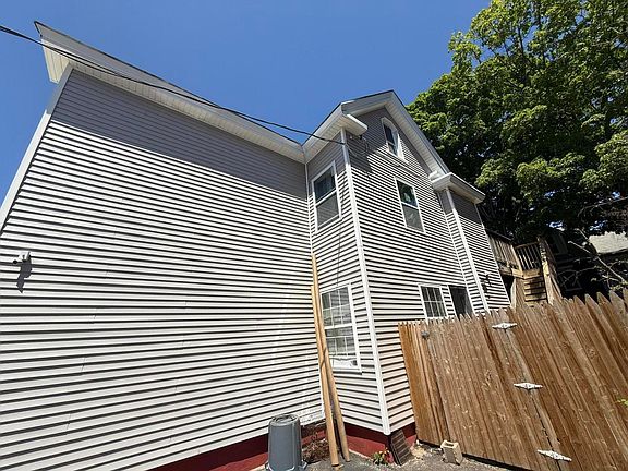 4th image of 35 Pine Street