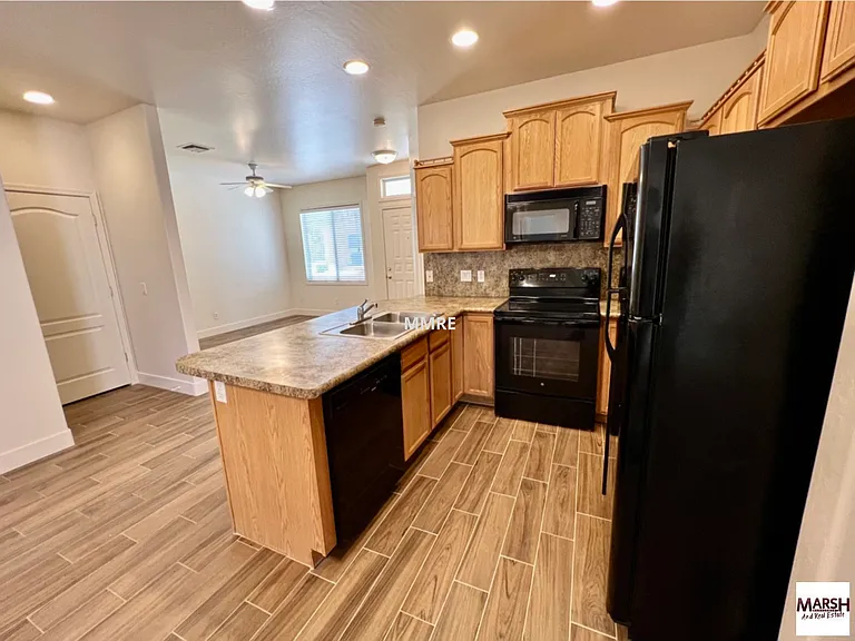 142 N Drexel St — Photo 5