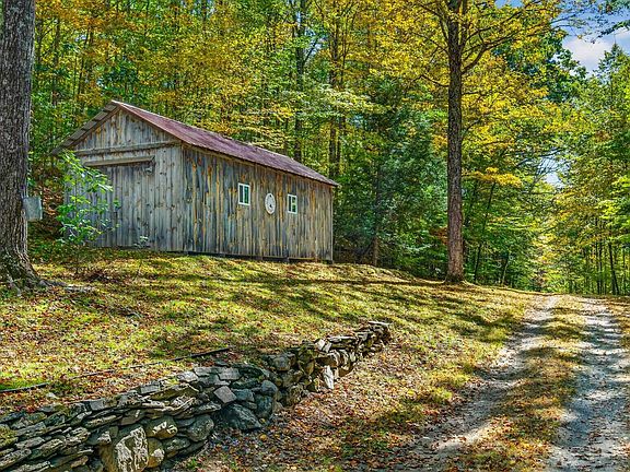 4th image of 6 Town Farm Road