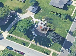 422 W 20th St, Cedar Falls, IA 50613