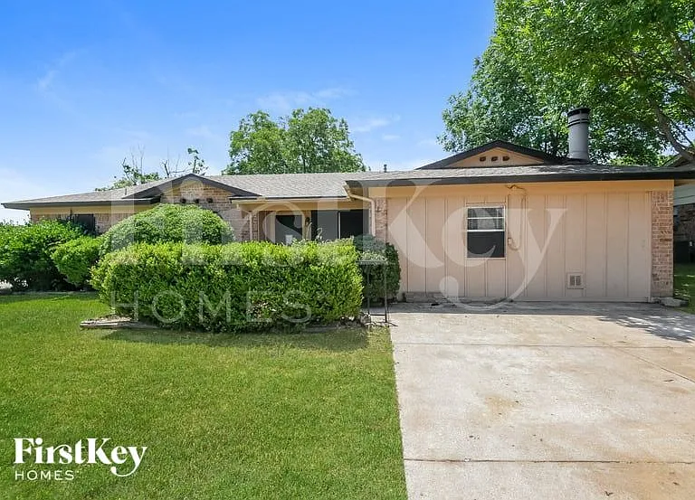 244 E Malone Ave — Photo 1