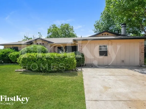 244 E Malone Ave, Crowley, TX 76036