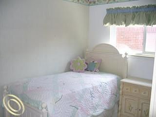 5th image of 31603 Shawn Dr