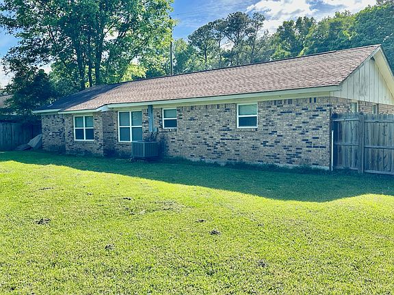 5th image of 8836 Auburn Dr