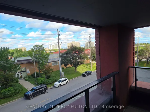 8 Tippett Rd #309, Toronto, ON M3H 0E7