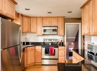 8 Bassett Ave, Burlington, MA 01803