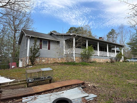 3rd image of 104 N Lake Dr
