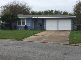 24 Manor Way, Galveston, TX 77550