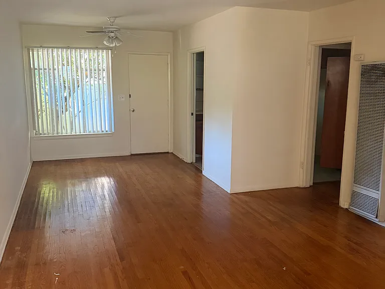 918 W Huntington Dr #C — Photo 3