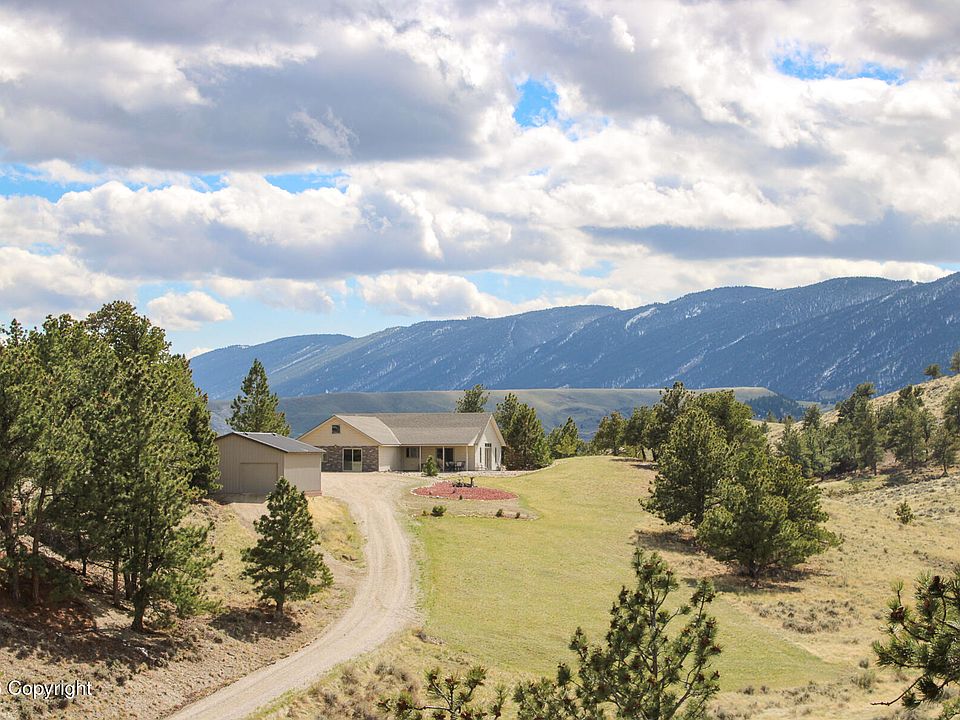 1st image of 7 Hawk Ridge Rd