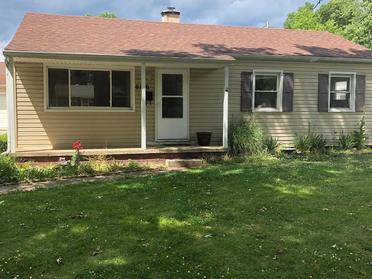 3 bed, 996 sqft, $1,450 — Photo 1