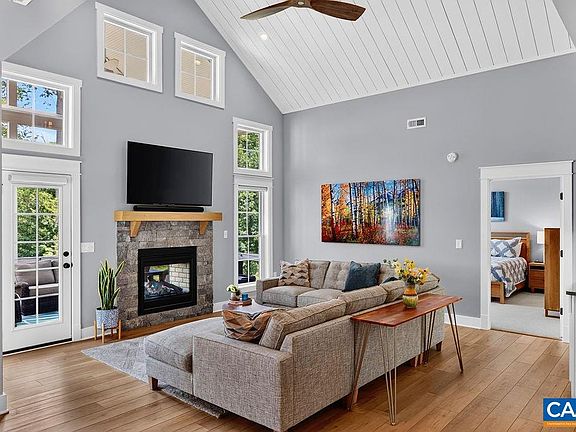 2nd image of 323 Avondale Ln