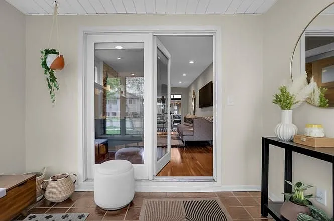1202 Juno Ave — Photo 3