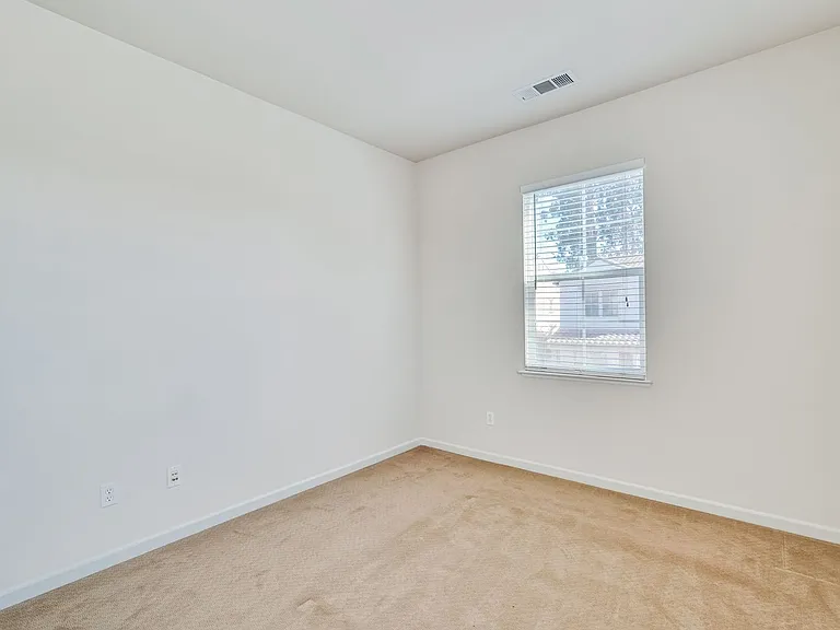 104 Alden Ct — Photo 46