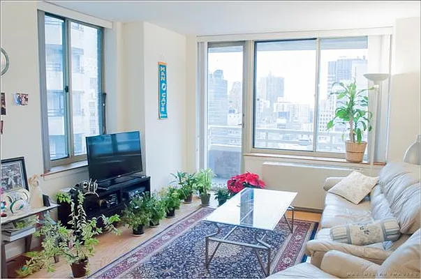 Sold by Bank Neary | media 9