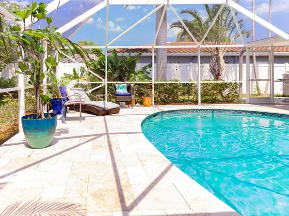 809 SE 14th Dr, Deerfield Beach, FL 33441