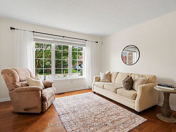 5th image of 55 Hathaway Dr