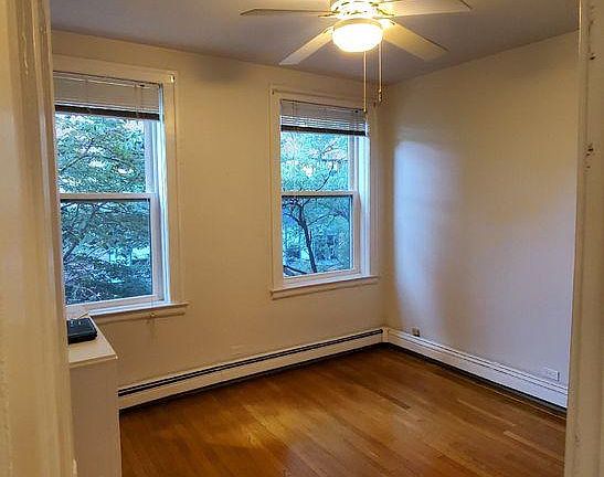 3rd image of 640 W Waveland Ave #G
