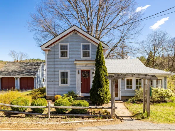 32 Wickett Street, New Hartford, CT 06057