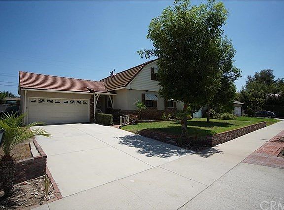 Large driveway with potential RV parking on north side