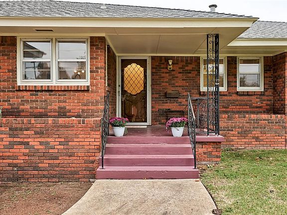 3rd image of 9908 Chesterton Pl