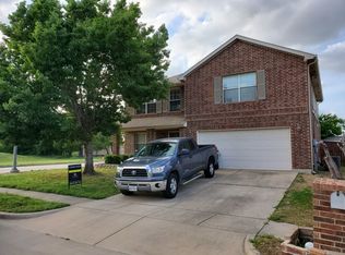 504 Condor Trl, Saginaw, TX 76131
