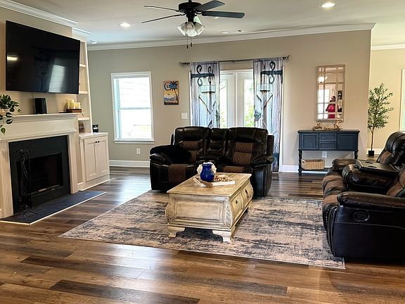 3rd image of 5848 Ridgedale Ct