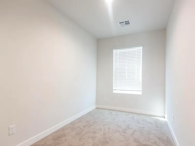 1850 N 51st St #2 — Photo 17