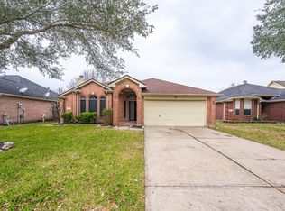 1126 Noble Glen Dr, Fresno, TX 77545