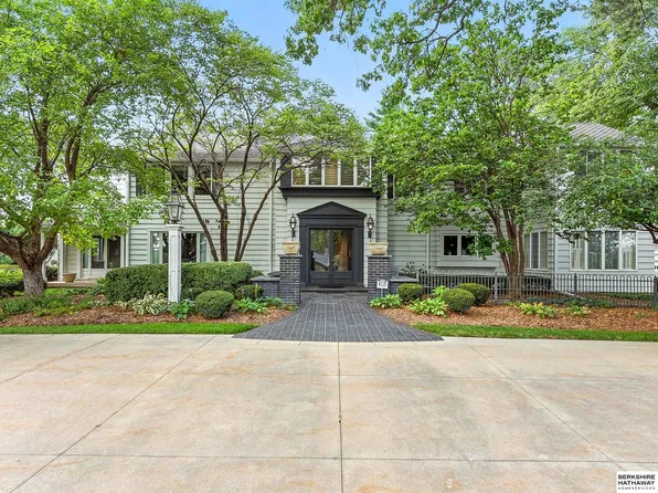 9418 Westchester Ln, Omaha, NE 68114