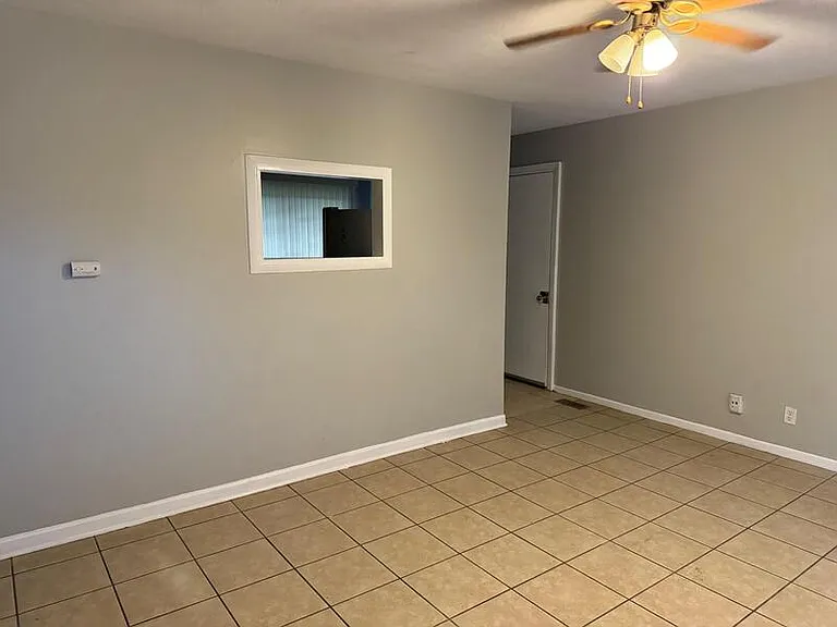 3226 N Wellington Ave — Photo 4