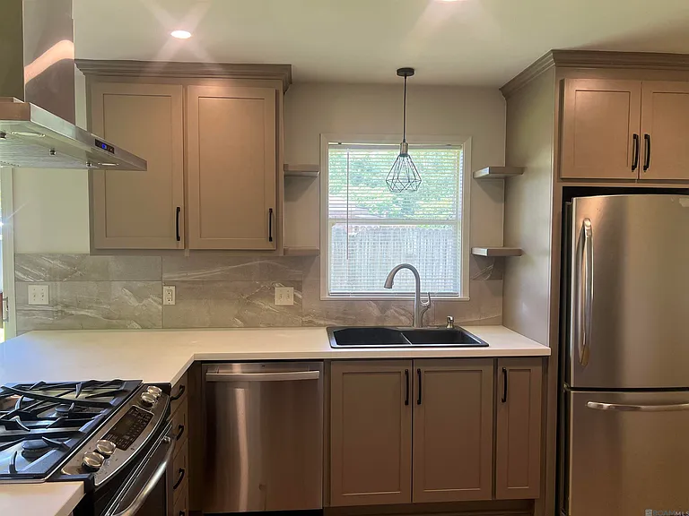 8082 Sholar Dr — Photo 9
