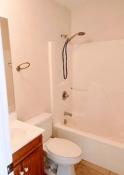 519 W Hutchison St #C — Photo 11